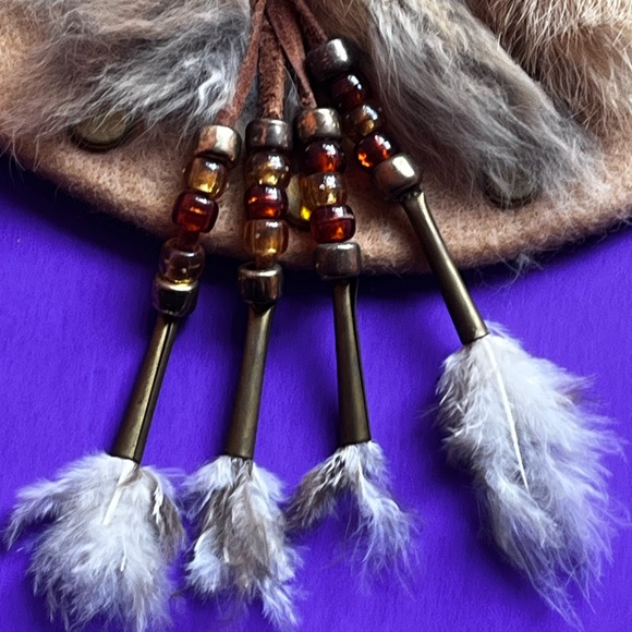 Native American Lakota Spirit Window Stone Feather Leather Signed Wall Art - NWT - Picture 4 of 9